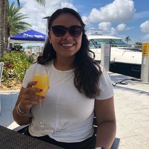 Meet your Posher, Mya